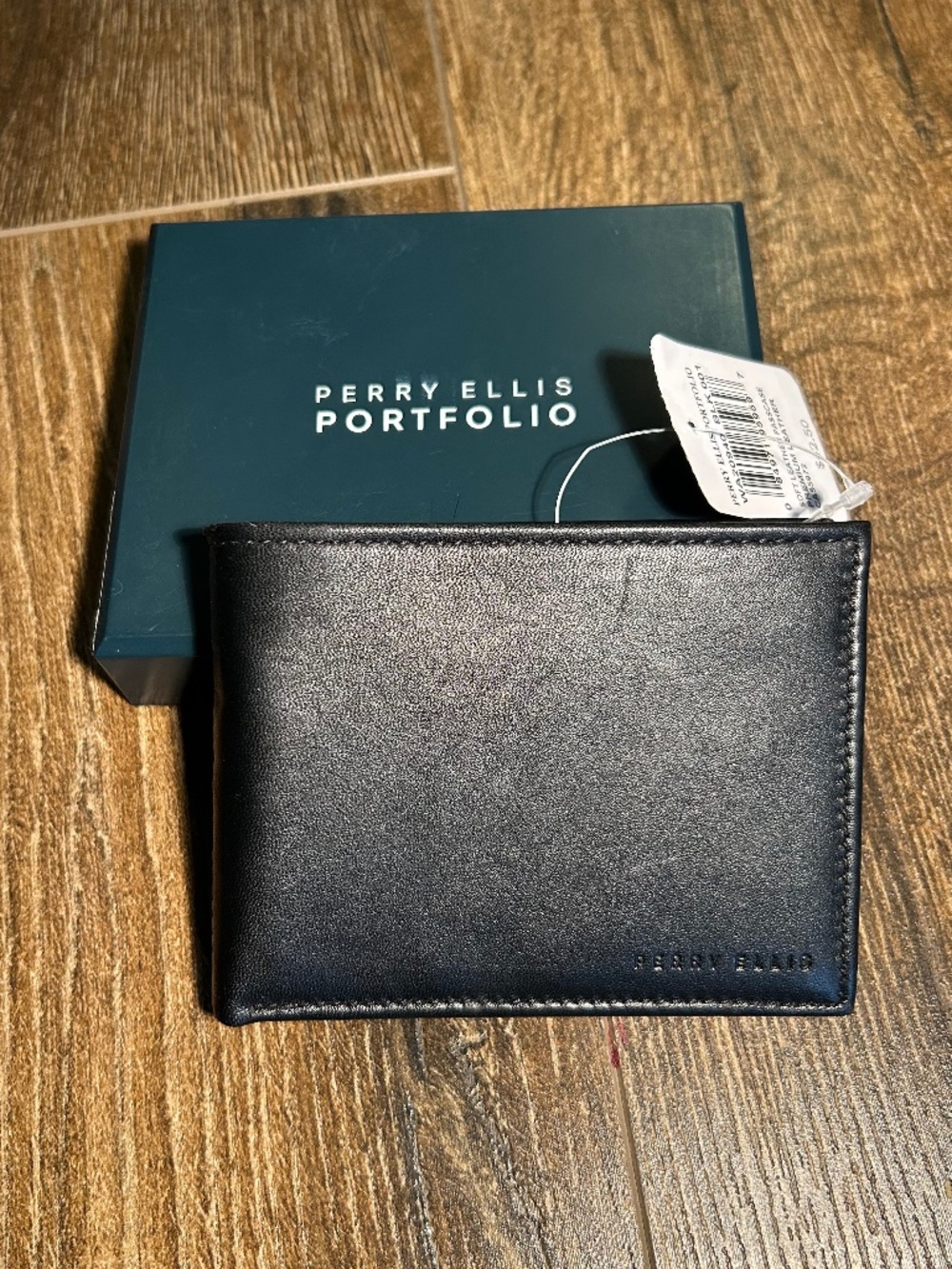 NWT Perry Ellis Portfolio Soft Premium Leather Wallet